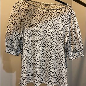 H&M Black & White Floral Top- Like New! ❤️ Size M